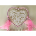 Dreamcatcher Love - Indiaans -Mooie gehaakte dromenvanger met hartvorm ongeveer 45x17CM hoog roze kleurenveren,