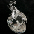kristal glas olifant 9x8.5cm met een kristal diamant van 3.5cm