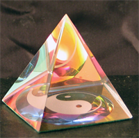 Ying Yang kristal piramide
