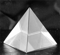 Kristallen piramide