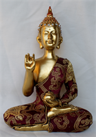 Boeddha met gekleurd stof kleding